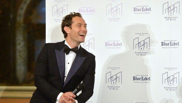 Johnnie Walker Blue Label Symphony in Blue: il viaggio al centro del bicchiere, guest Jude Law e Daniel Bruhl