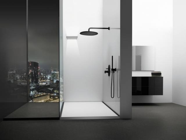 Bagno in total black, le rubinetterie si vestono di nero