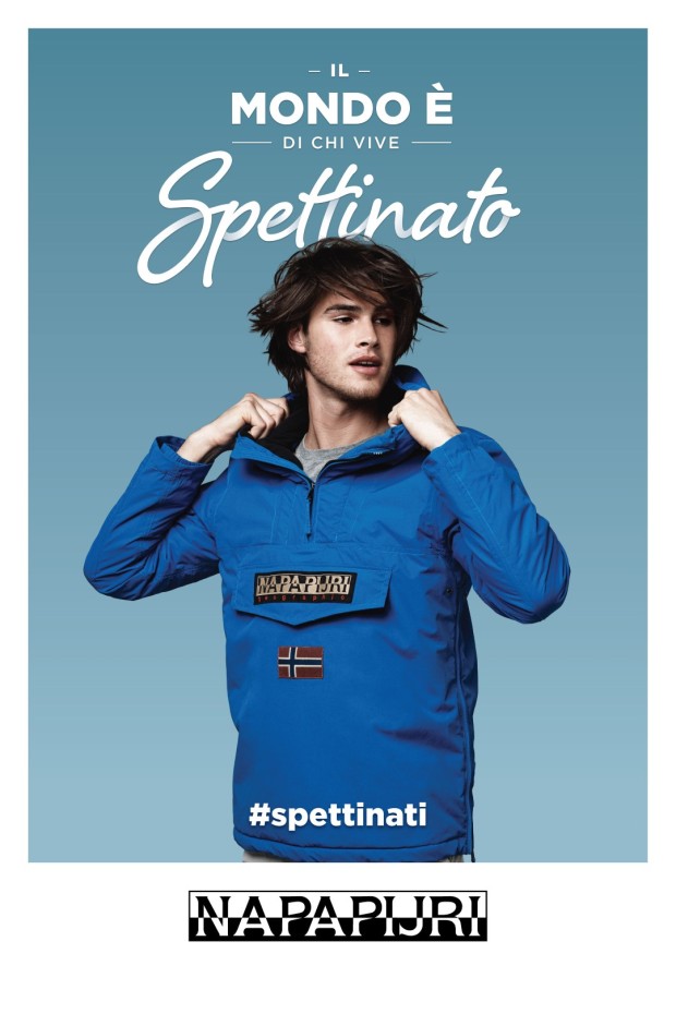 Napapijri presenta la campagna il Mondo è di chi vive Spettinato, video e foto