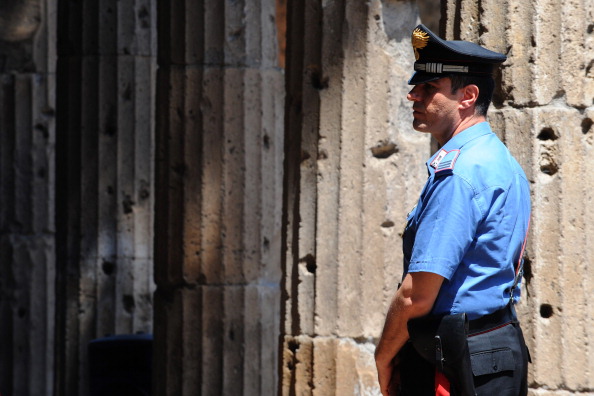 Pompei: 50 anni fa in viaggio di nozze rubò reperto, lo restituisce ai carabinieri