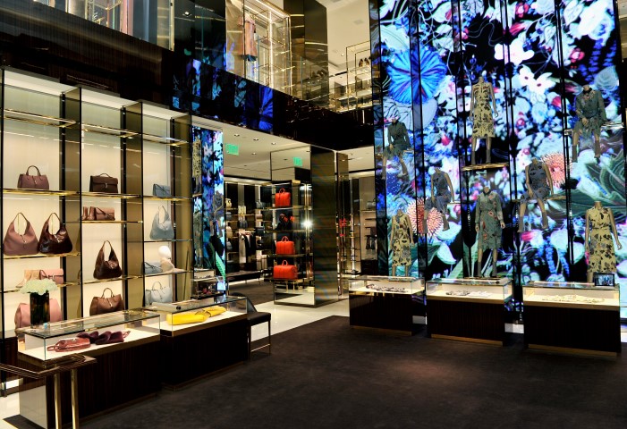 Gucci Beverly Hills: riaperta la celebre boutique, la limited edition dell&#8217;iconica New Jackie