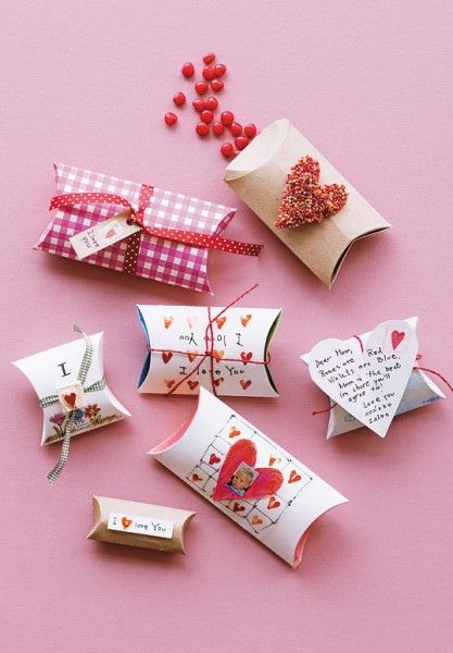 Il riciclo creativo dei rotoli di cartoncino per scatoline regalo trendy