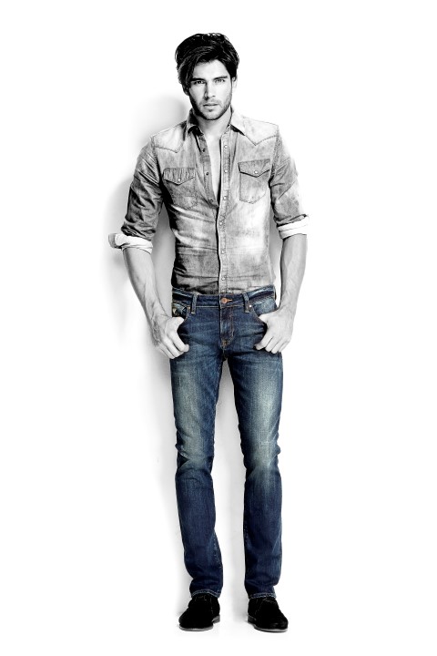 Guess collezione autunno inverno 2014 2015: i nuovi jeans Powerdenim e Powershape
