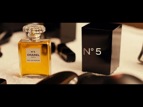 CHANEL N°5 Set: The Fragrance