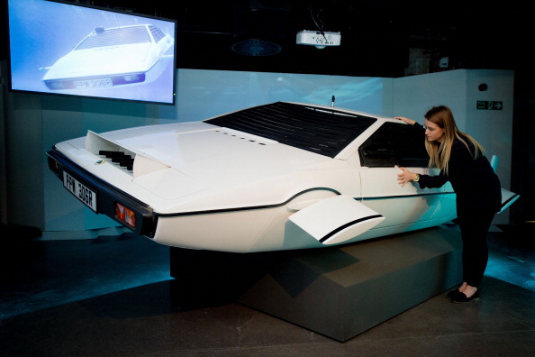 La Lotus Esprit subacquea di James Bond in vendita su eBay