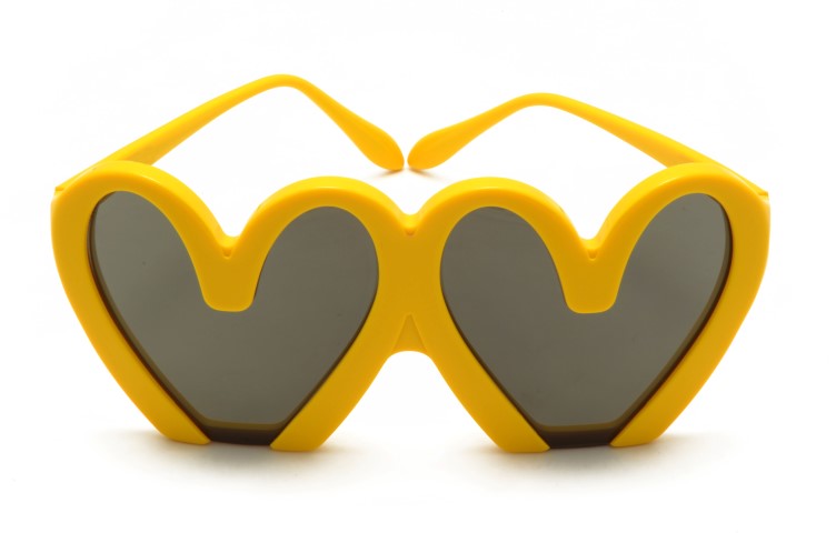 Moschino occhiali da sole 2014: la capsule collection dei modelli da sfilata, le foto