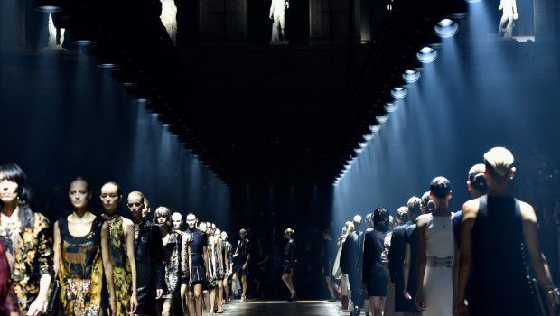 Lanvin collezione primavera estate 2015: l&#8217;heritage della Maison, la sfilata a Parigi con Kanye West e Kim Kardashian