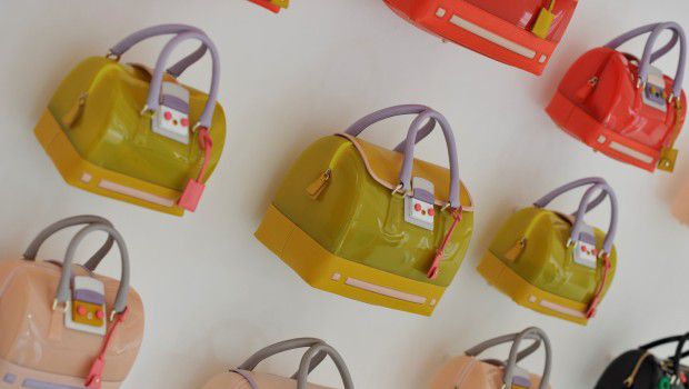 Furla collezione primavera estate 2015: le borse neo pop tra arte e grafismi, le foto