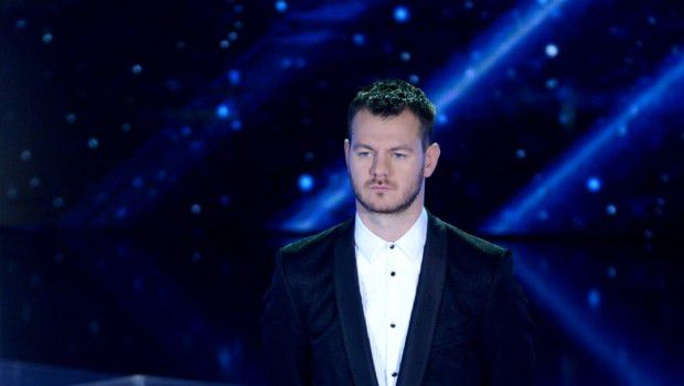 X Factor 2014 Italia: Alessandro Cattelan veste Trussardi, per la prima puntata un esclusivo smoking nero
