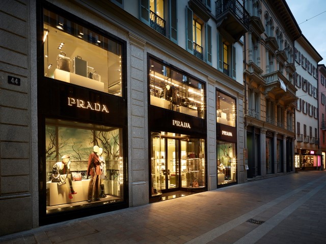 Prada Svizzera: inaugurata la prima boutique a Lugano, le foto