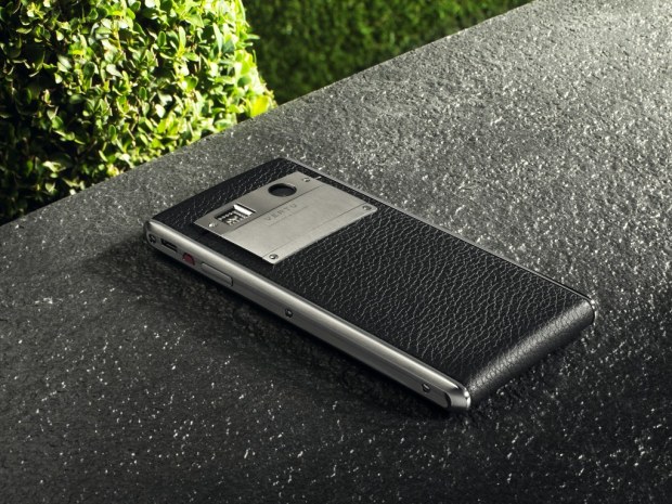 Smartphone Vertu Aster: il lusso sposa la tecnologia in stile brit