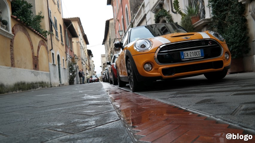 Mini 5 porte: il viaggio sensoriale da Pietrasanta alle Cinque Terre, le foto