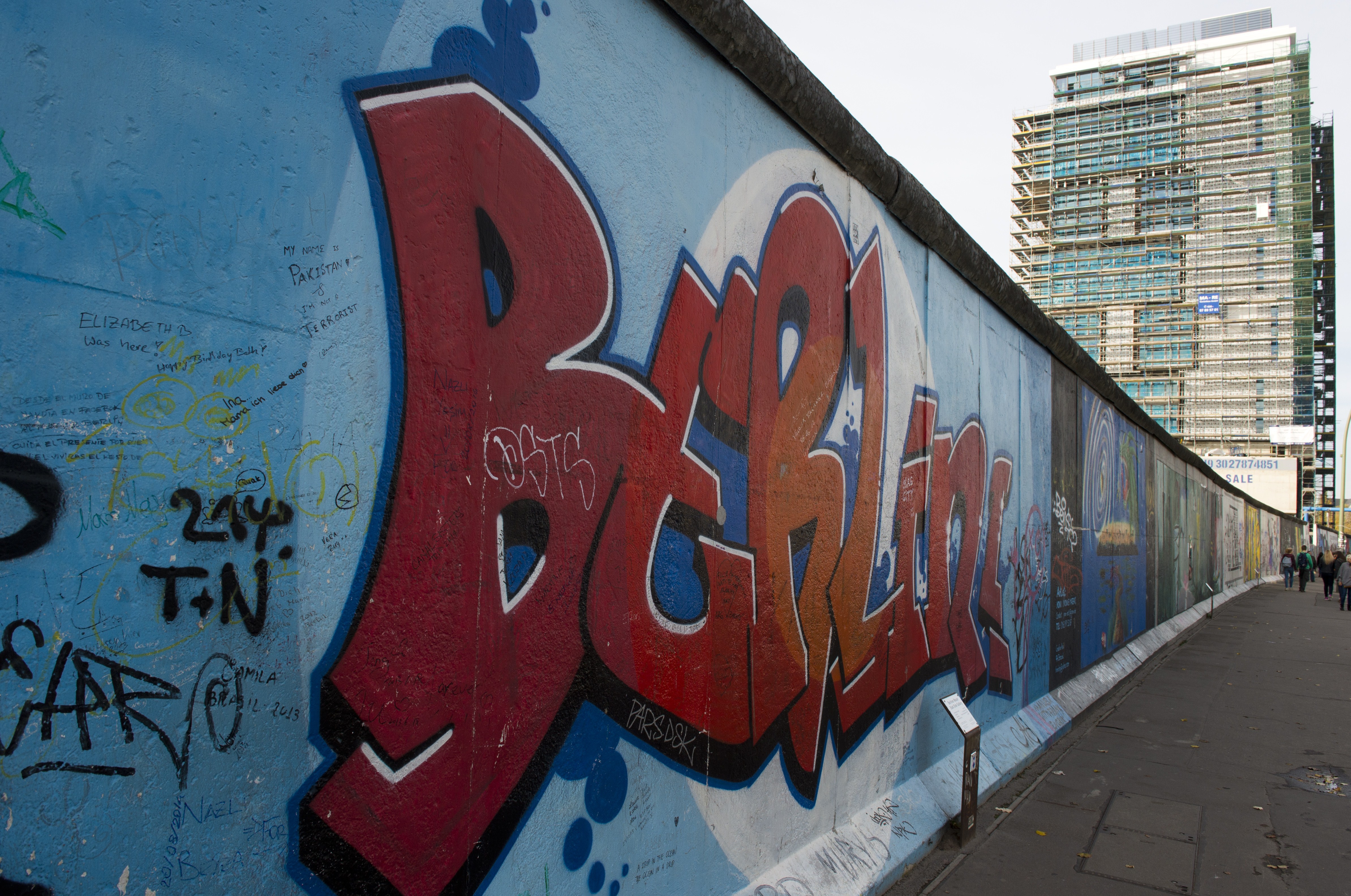 Anniversario della caduta del Muro di Berlino: l&#8217;arte racconta la storia