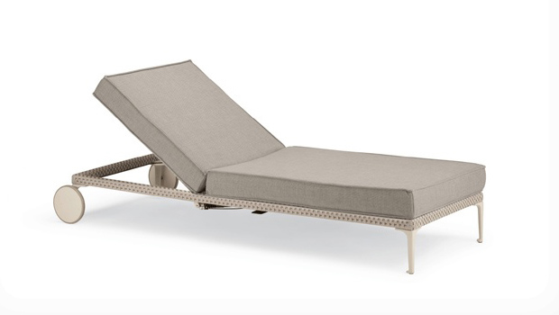 Rayn, il divano per esterni disegnato da Philippe Starck