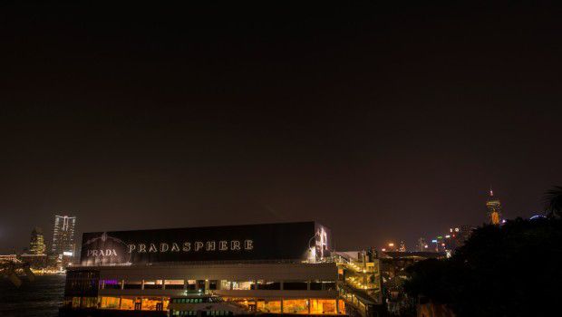 Prada Hong Kong: inaugurata la mostra Pradasphere, il party con Gong Li, le foto