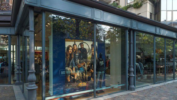 Tommy Hilfiger Milano: il restyling del negozio e la collezione reinterpretata da Alexa Chung