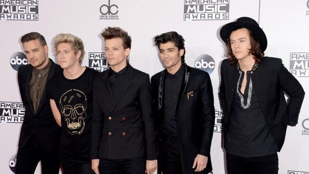 American Music Awards 2014: vincono i One Direction, Katy Perry e Iggy Azalea, il red carpet con i look delle celebrity