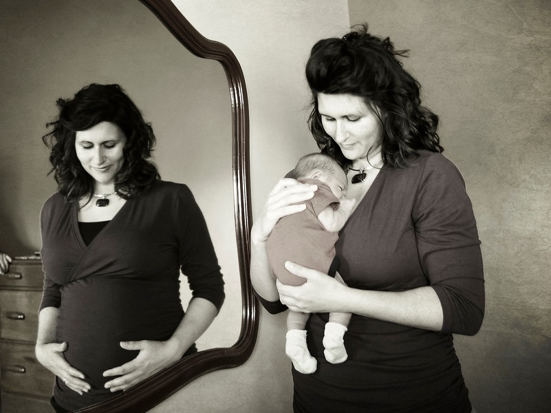 Diventare mamma, come cambia la percezione della nostra femminilità in gravidanza