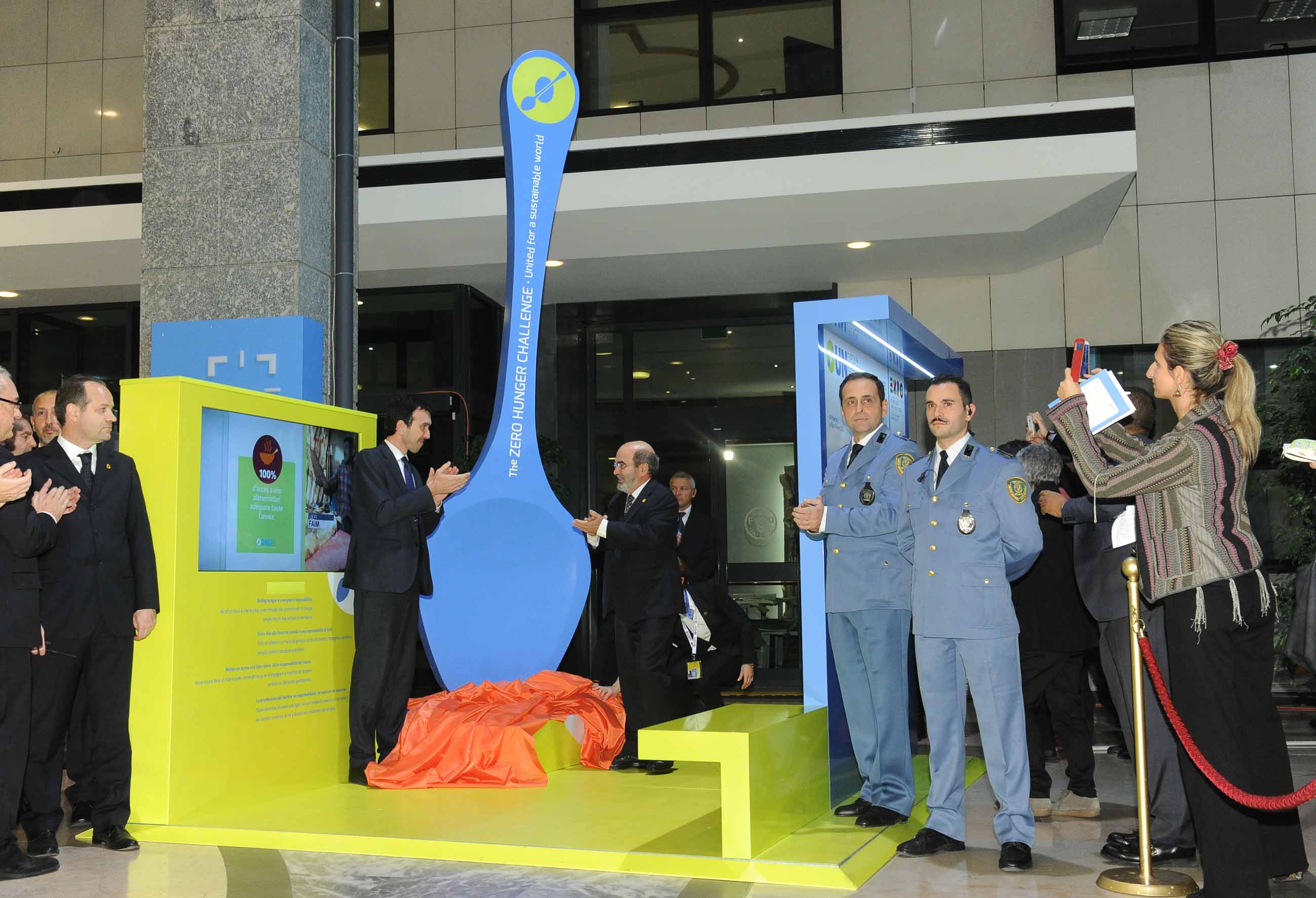 Presentata l’installazione ONU a forma di cucchiaio per Expo 2015