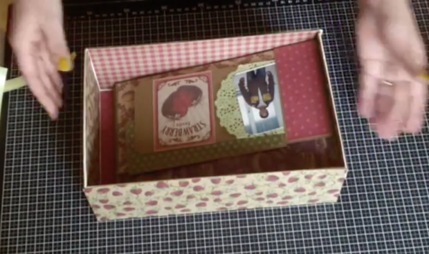 Come fare una scatola dei ricordi con lo scrapbooking