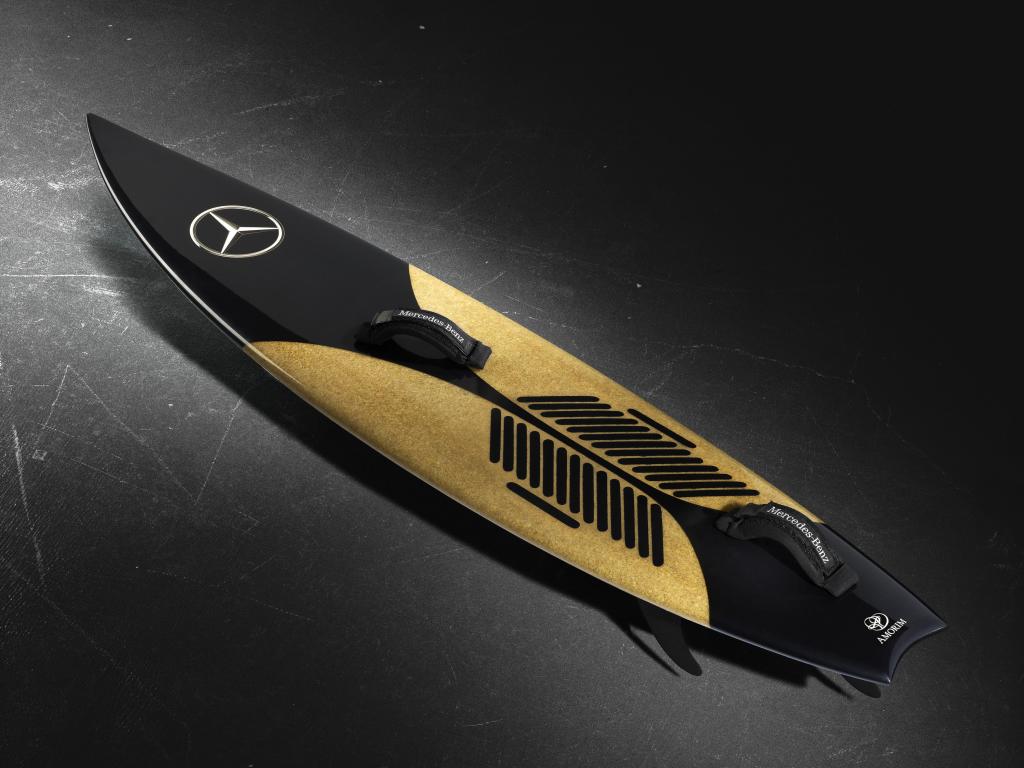 Due tavole da surf innovative dalla collaborazione di Garrett McNamara e Mercedes-Benz