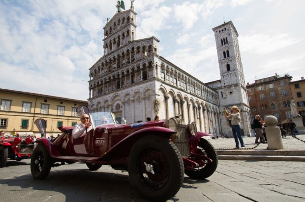 Terre di Canossa 2015: auto d&#8217;epoca in passerella nel segno di Eberhard