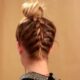 Acconciature veloci da fare in 10 minuti per Capodanno, lo chignon francese
