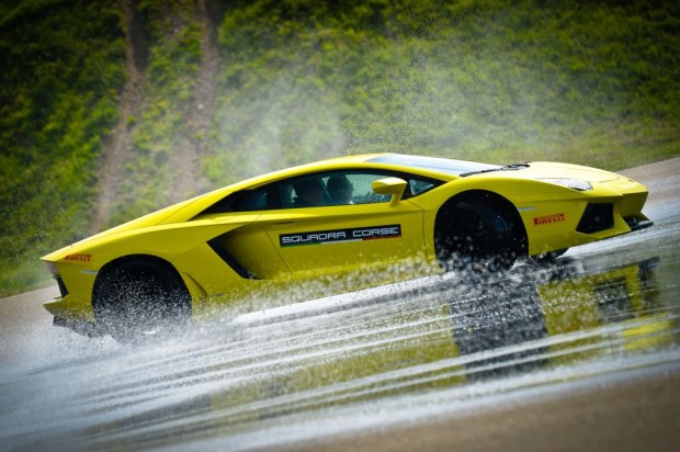 Lamborghini svela la Winter Accademia 2015 con le sue auto sportive