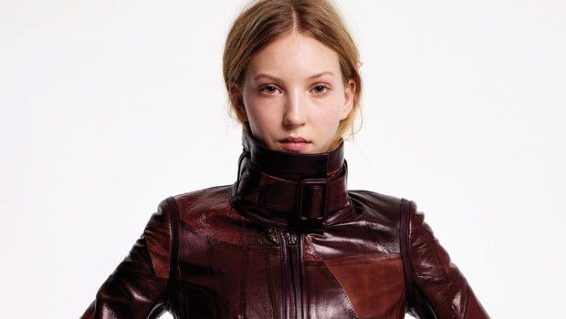 Calvin Klein collezione PreFall 2015: la femminilità sensuale e rilassata, le foto