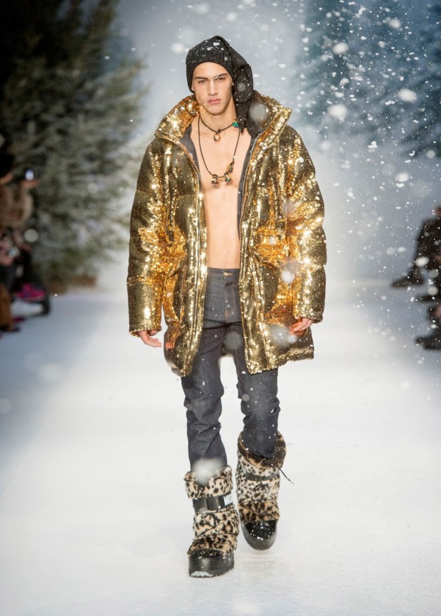 Moschino collezione autunno inverno 2015 2016: il rave party sulla neve, le foto e i video