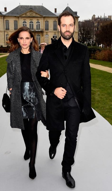 Sfilate Parigi Haute Couture Gennaio 2015: il retrò moderno di Dior, guest Natalie Portman ed Eva Herzigova
