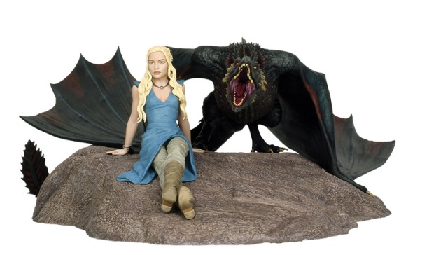 Game of Thrones, la statua di Daenerys Targaryen e Drogon di Dark Horse