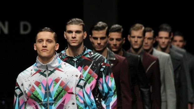 Sfilate Milano Moda Uomo Gennaio 2015: il ribelle formale di John Richmond, collezione autunno inverno 2015 2016