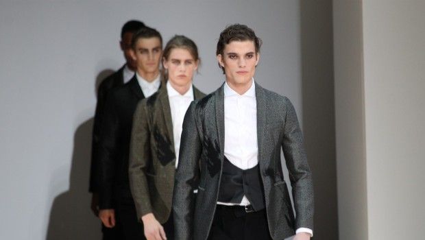 Sfilate Milano Moda Uomo Gennaio 2015: la duttilità del jersey di Emporio Armani, collezione autunno inverno 2015 2016