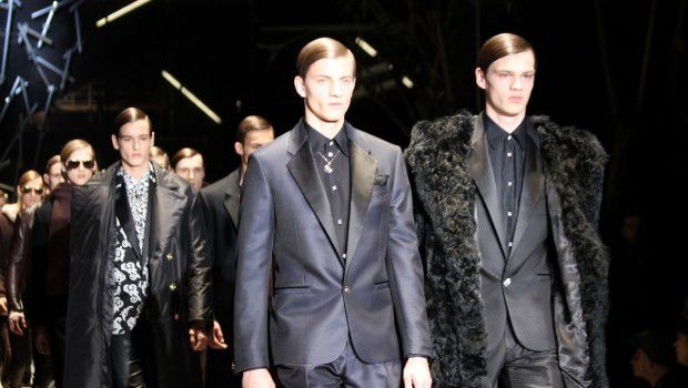 Versace collezione uomo autunno inverno 2015 2016: il lusso e la pura essenza, la sfilata