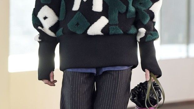 Sfilate Parigi Moda Uomo Gennaio 2015: le stratificazioni funzionali di Kenzo, le foto