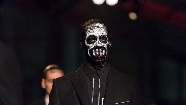 Sfilate Parigi Moda Uomo Gennaio 2015: gli echi di voodoo di Givenchy, collezione autunno inverno 2015 2016