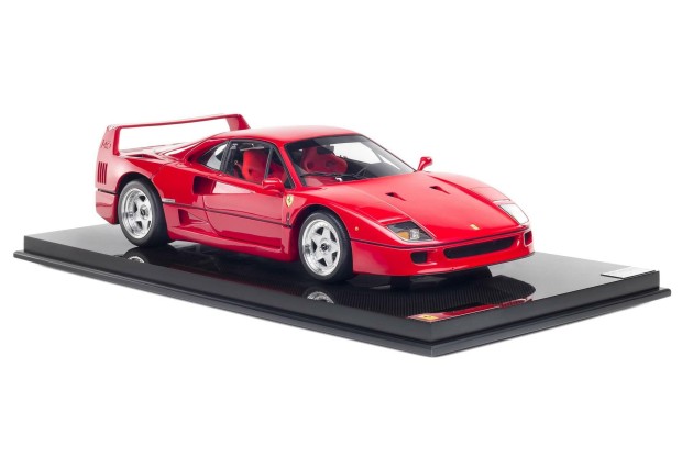 Ferrari F40, anche in scala 1:8 è un lusso per pochi