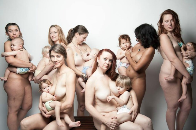 Facebook censura le immagini delle mamme che allattano: la protesta di una fotografa