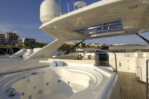 Multiproprietà per lo yacht di lusso Custom Line 97 &#8211; M/Y Inspiration B