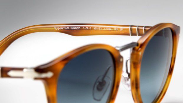 Persol Typewriter Edition: la nuova capsule collection di occhiali ispirata al fascino vintage delle macchine da scrivere