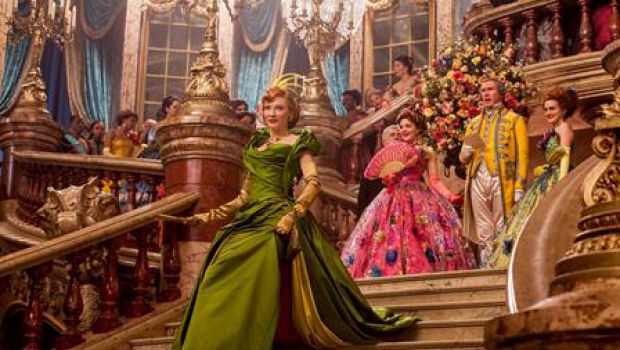 Cenerentola film 2015: Salvatore Ferragamo realizza le calzature della perfida matrigna interpretata da Cate Blanchett