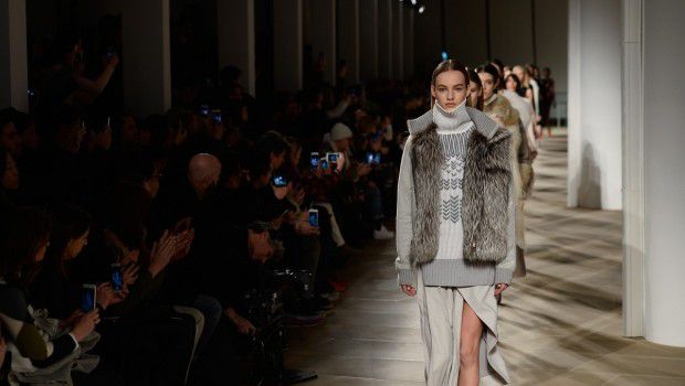 Sfilate New York Febbraio 2015: il minimalismo montano di Prabal Gurung, collezione autunno inverno 2015 2016