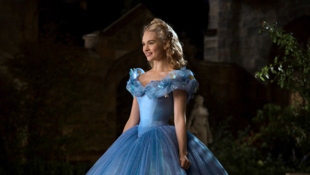 Cenerentola Disney 2015: un film senza tempo, la recensione e lo speciale sui costumi di scena e la scenografia