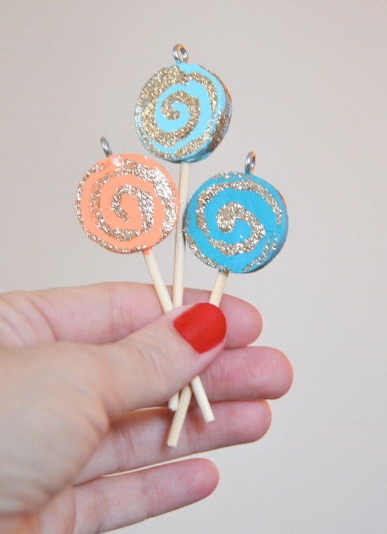 Le ghirlande in pasta di sale a forma di lollipop per le feste dei bambini