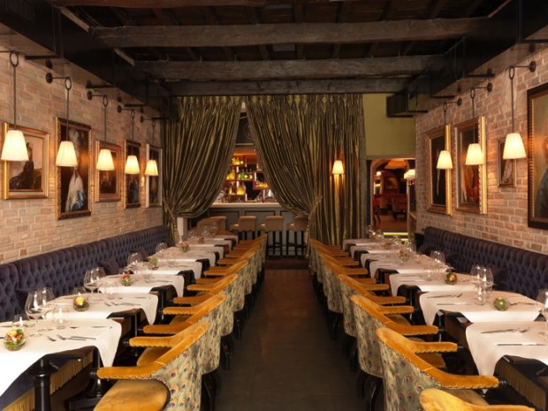 L&#8217;architetto Jacques Garcia firma il restyling del ristorante romano Casa Coppelle