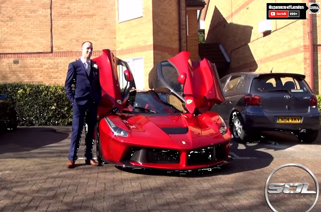 Ferrari LaFerrari per un matrimonio di lusso a Londra [Video]