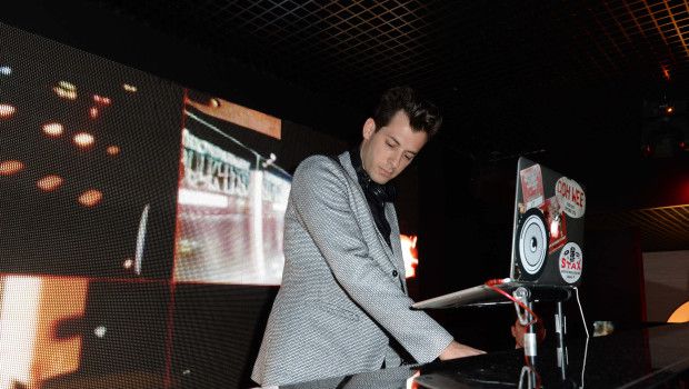 Milano Moda Donna Febbraio 2015: il party Emporio Armani Sounds con Mark Ronson