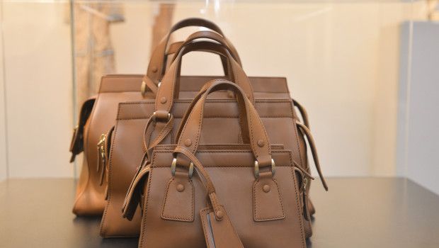 Milano Moda Donna Febbraio 2015: Giorgio Armani presenta Le Sac 11, la nuova borsa per Antonia
