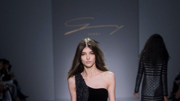 Sfilate Milano Moda Donna Febbraio 2015: ispirazione egiziana per Genny, guest Giulia Bevilacqua
